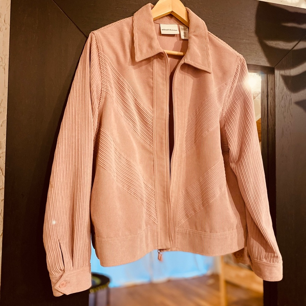 Vintage pink bomber jacket with pockets